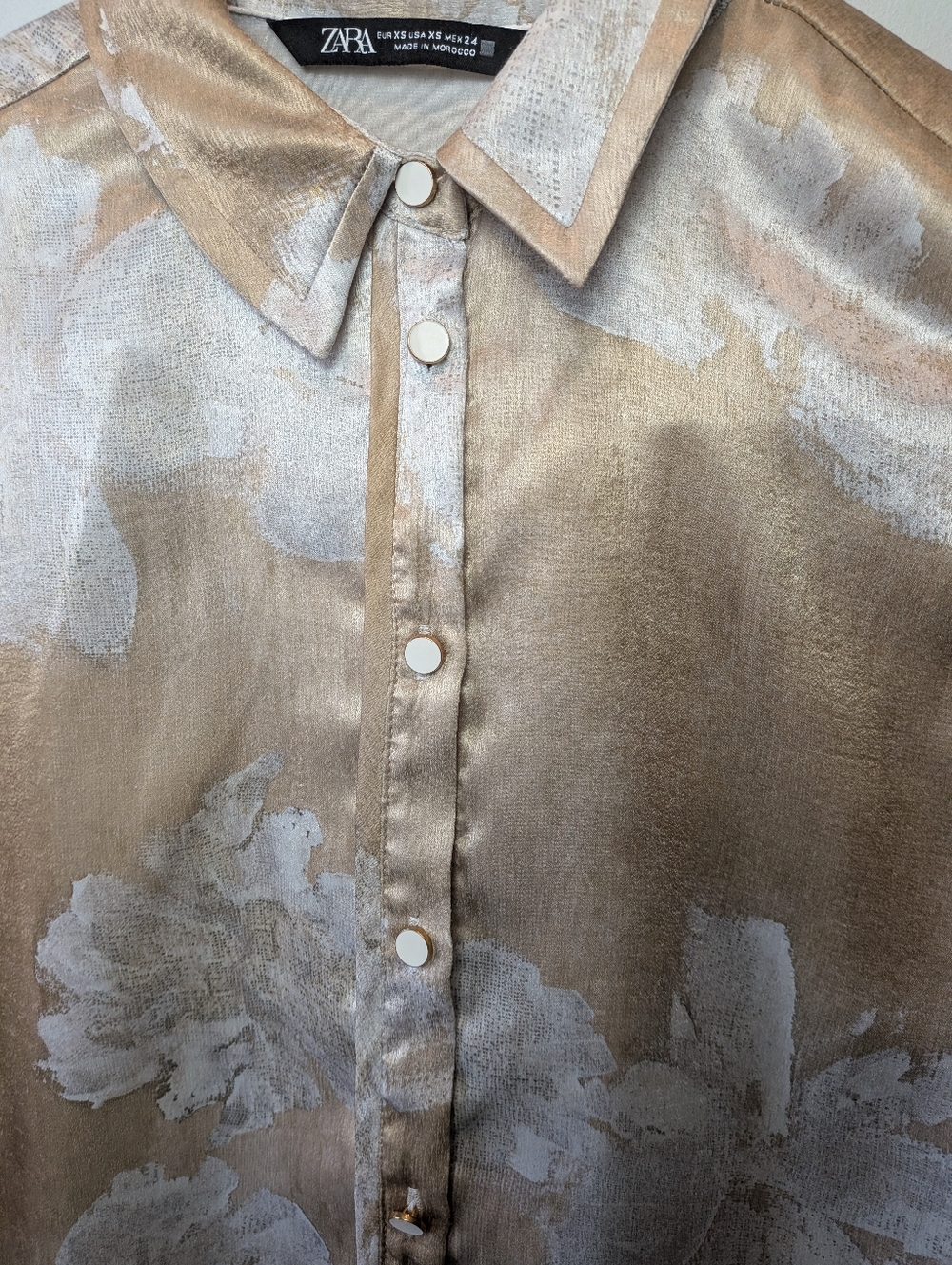 ZARA Women Blouse Beige And White Size XS Loose Fit Elegant Glossy Texture - Picture 6 of 13